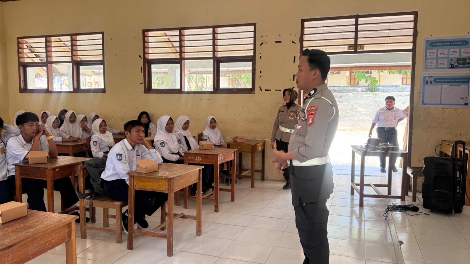 Satlantas Polres Majene Edukasi Pelajar, Tekankan Bahaya Berkendara di Bawah Umur