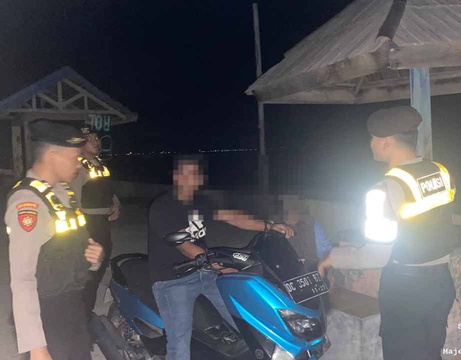 Patroli Malam Samapta Majene Sasar Pemukiman dan Pantai Barane, Warga Diajak Bersama Jaga Kamtibmas
