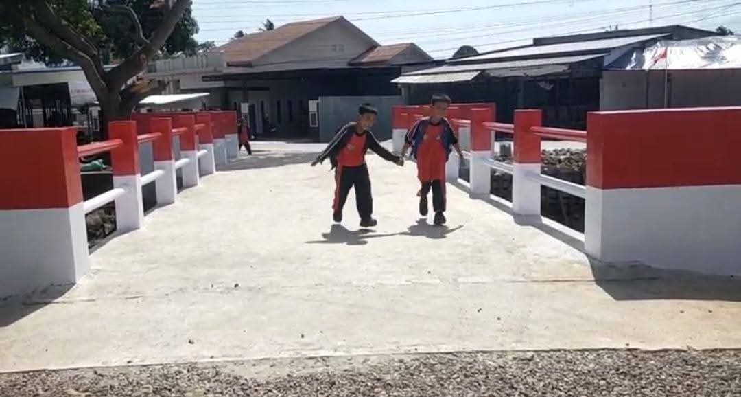 Jembatan Merah Putih Rampung, Akses Murid ke Sekolah Makin Dekat