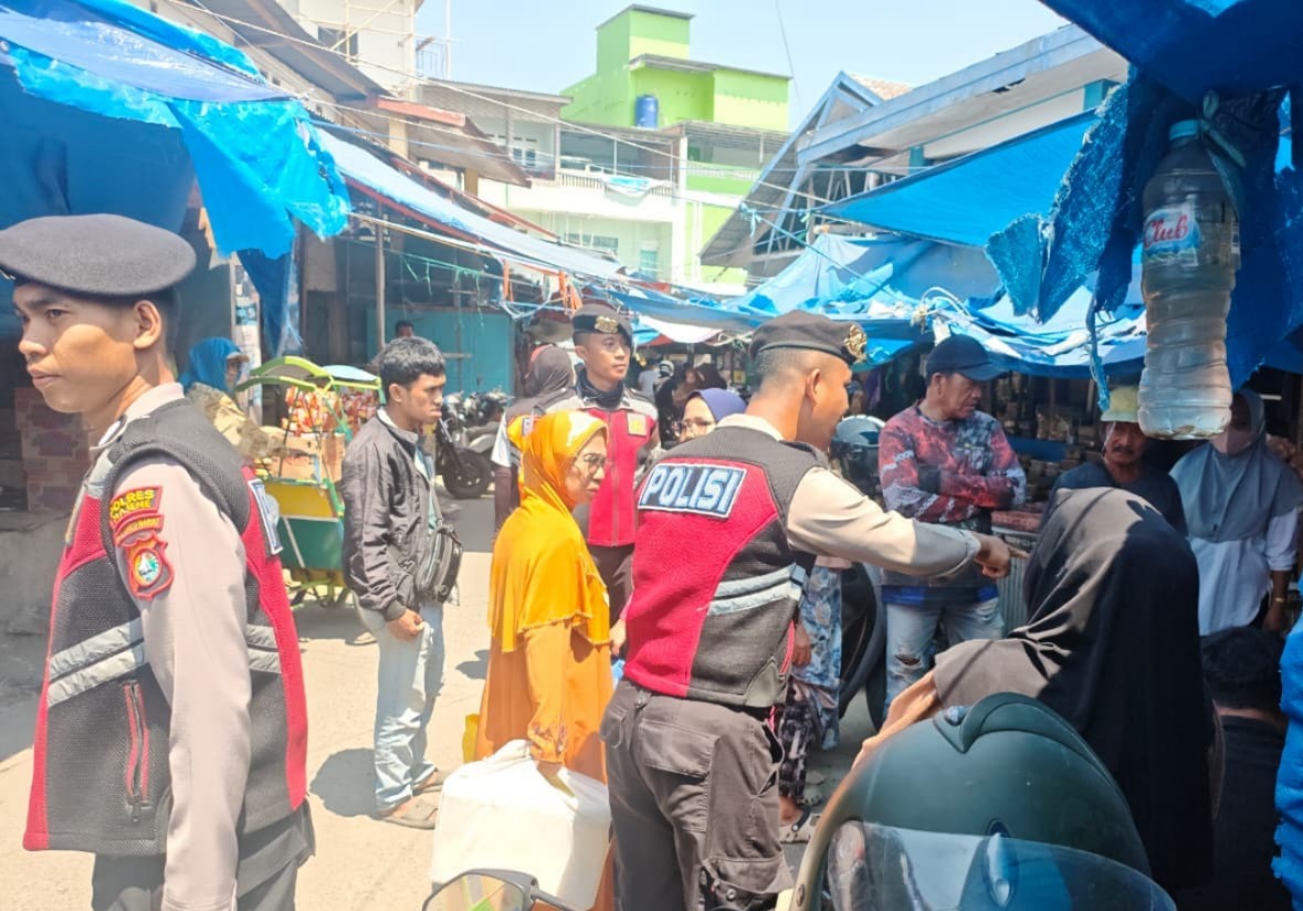 Antisipasi Premanisme dan Kejahatan, Polres Majene Gelar Patroli ke Pasar Sentral Majene