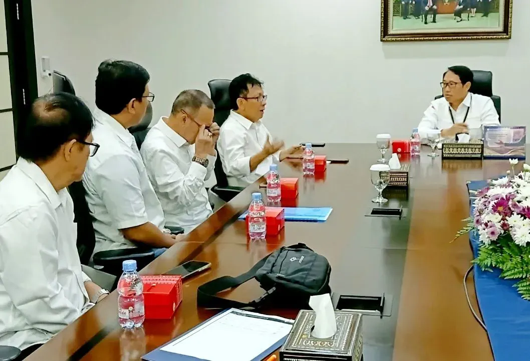 PWI Sulsel Dorong Regenerasi Wartawan Muda dalam Audiensi dengan BI