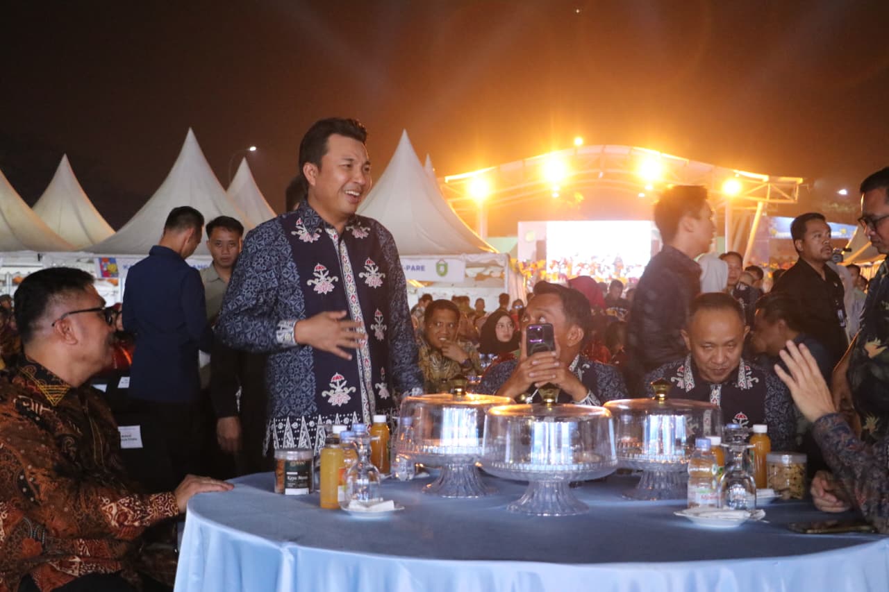 Bupati Andi Rahim Hadiri Malam Puncak HARKOPNAS di Lutim, Tegaskan Komitmen Dorong Kemandirian K-UMKM