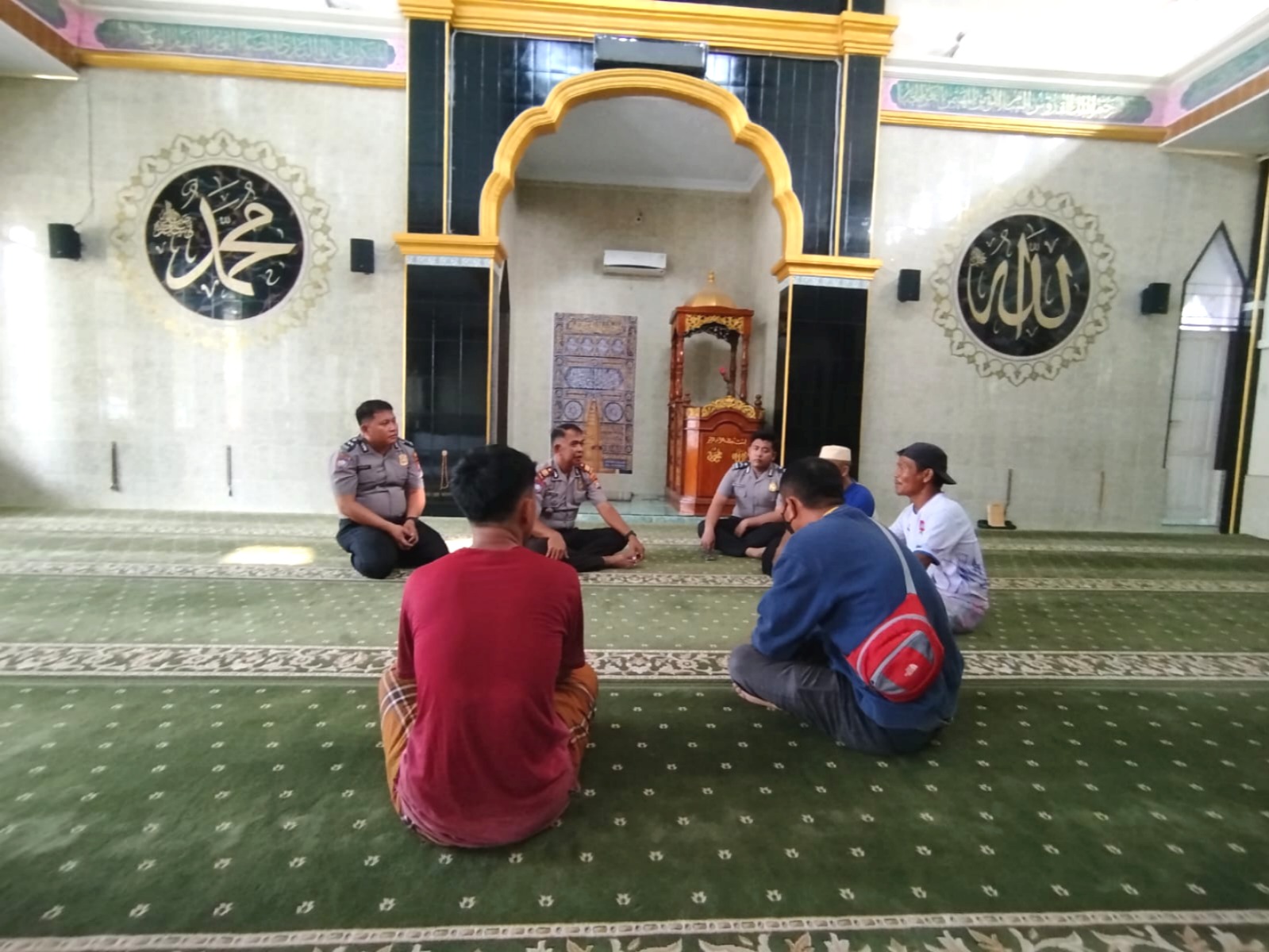 Sambang Keagamaan di Masjid Al-Ikhsan, Sat Binmas Polres Majene Pererat Silaturahmi dan Serap Aspirasi Jamaah