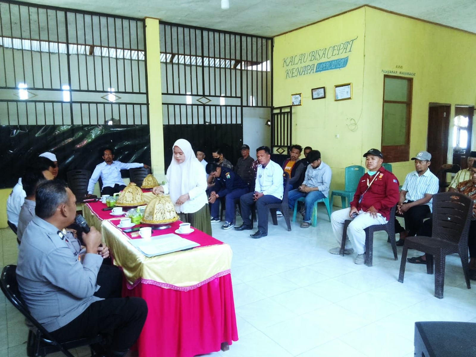 Polsek Pamboang Perkuat Kamtibmas, Warga Desa Betteng Dibekali Edukasi Hukum dan Keamanan