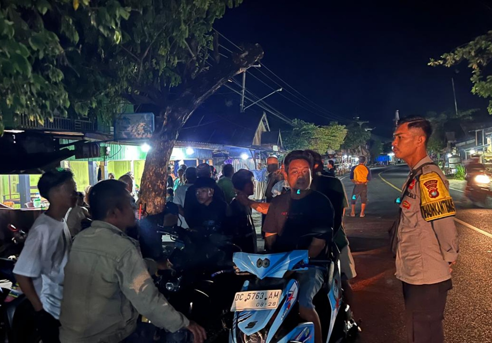 Polisi Bersama Masyarakat, Bhabinkamtibmas Polsek Sendana Serap Keluhan Warga Lewat Patroli Kamtibmas