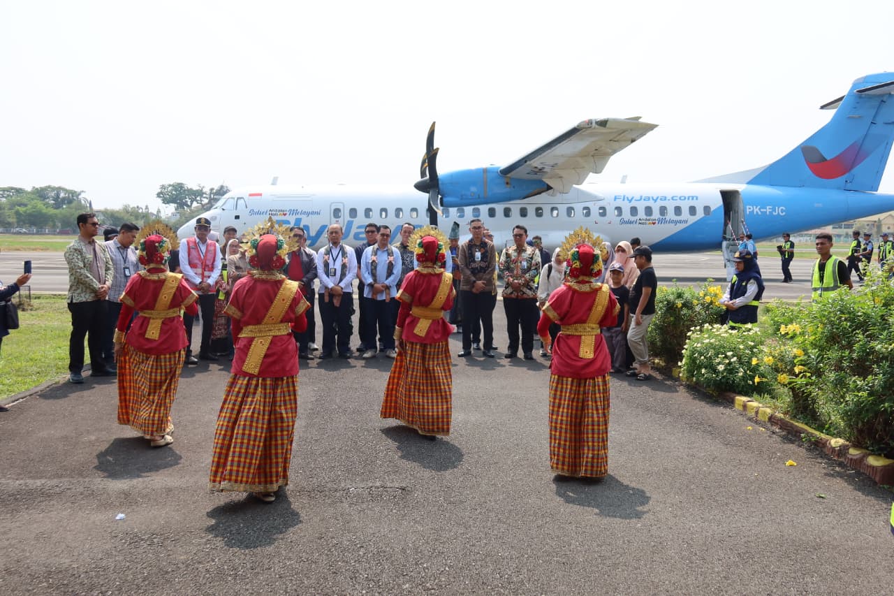 Langit Masamba Bergemuruh: Pesawat ATR72 Resmi Mengudara, Wujudkan Mimpi Bertahun-tahun Warga Luwu Utara