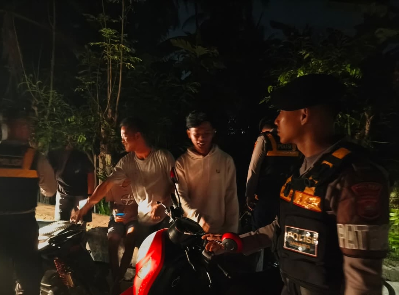 Antisipasi Gangguan Kamtibmas di Malam Hari, Samapta Polres Majene Intensifkan Patroli Malam