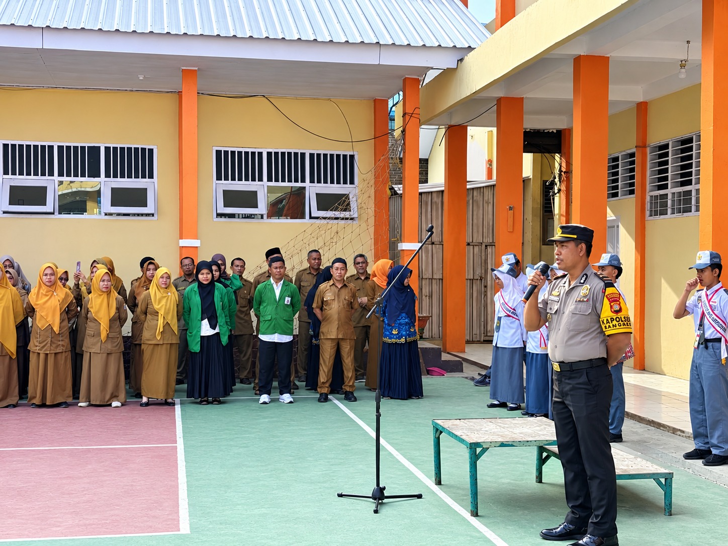Kapolsek Banggae Tanamkan Kesadaran Hukum kepada Pelajar SMKN 2 Majene Lewat Polisi Peduli Pendidikan