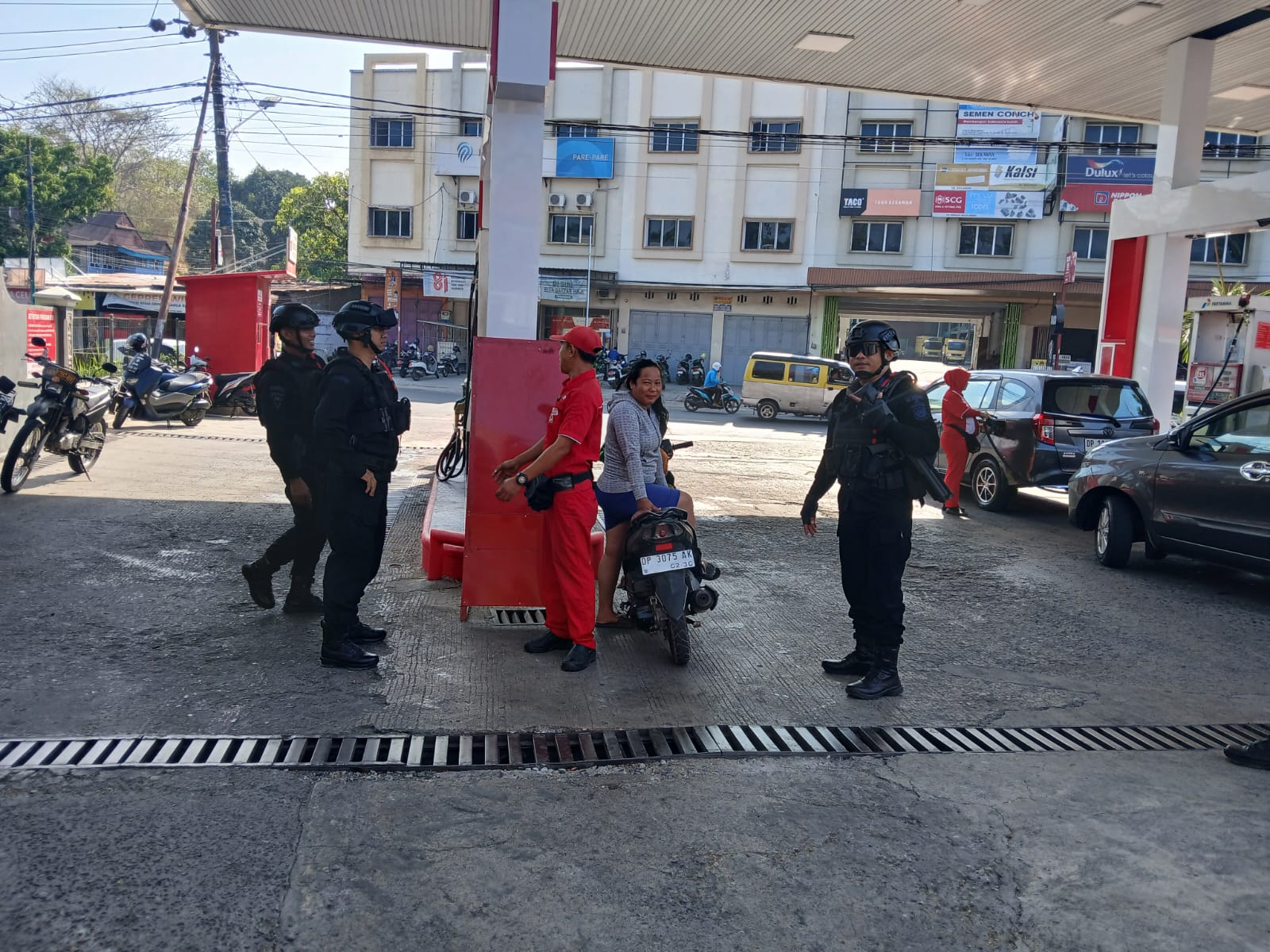 Patroli di Pertamina Parepare, Brimob Sulsel Ajak Warga Manfaatkan Call Center 110