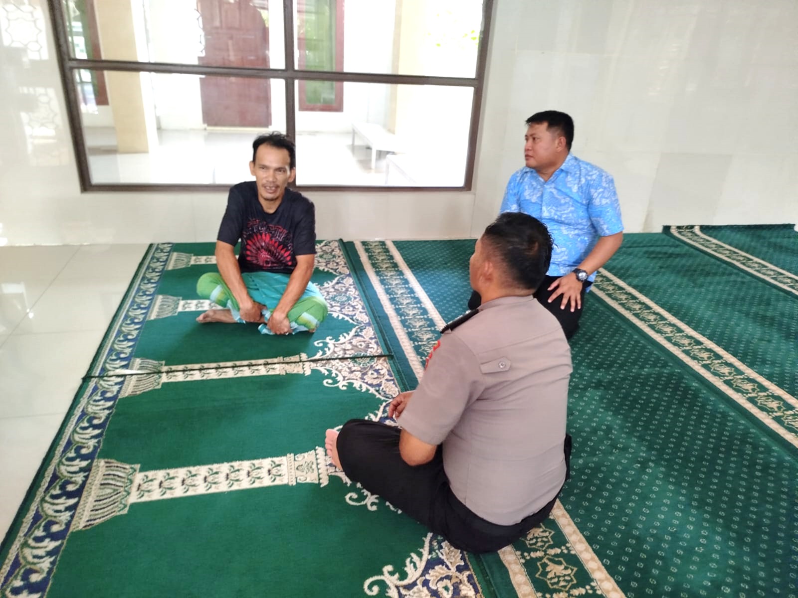 Jalin Kedekatan Lewat Sambang Keagamaan, Sat Binmas Polres Majene Serap Keluhan Jamaah Masjid Nurul Abrar