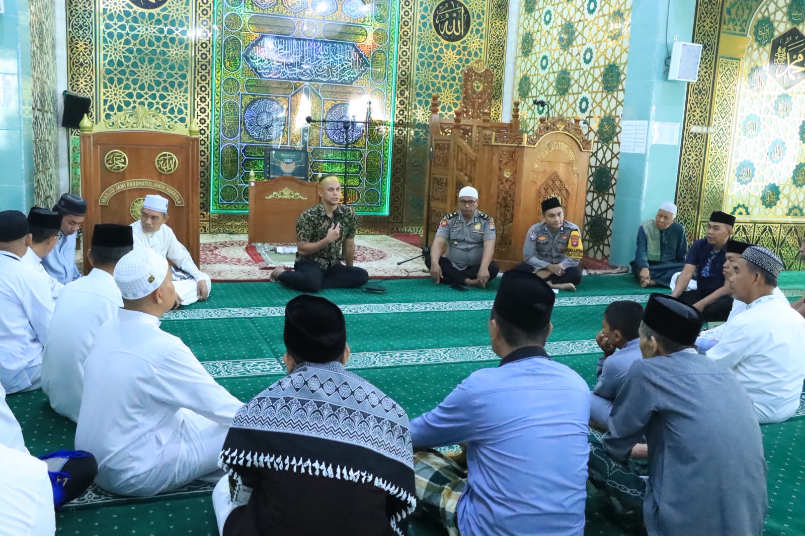 Perkuat Kemitraan dengan Warga, Kapolres Majene Serap Aspirasi Warga Lewat Jumat Keliling
