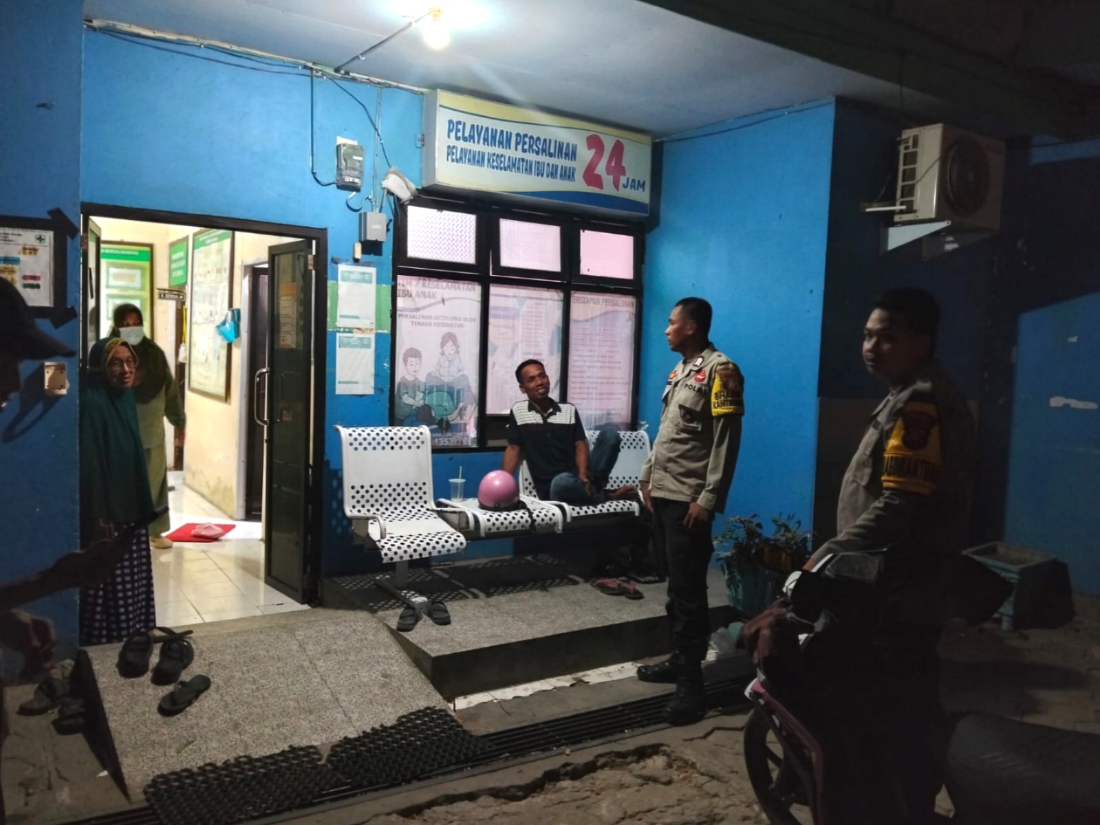 Patroli Malam Polsek Sendana, Polisi Hadir di Tengah Masyarakat untuk Jaga Kamtibmas Tetap Kondusif