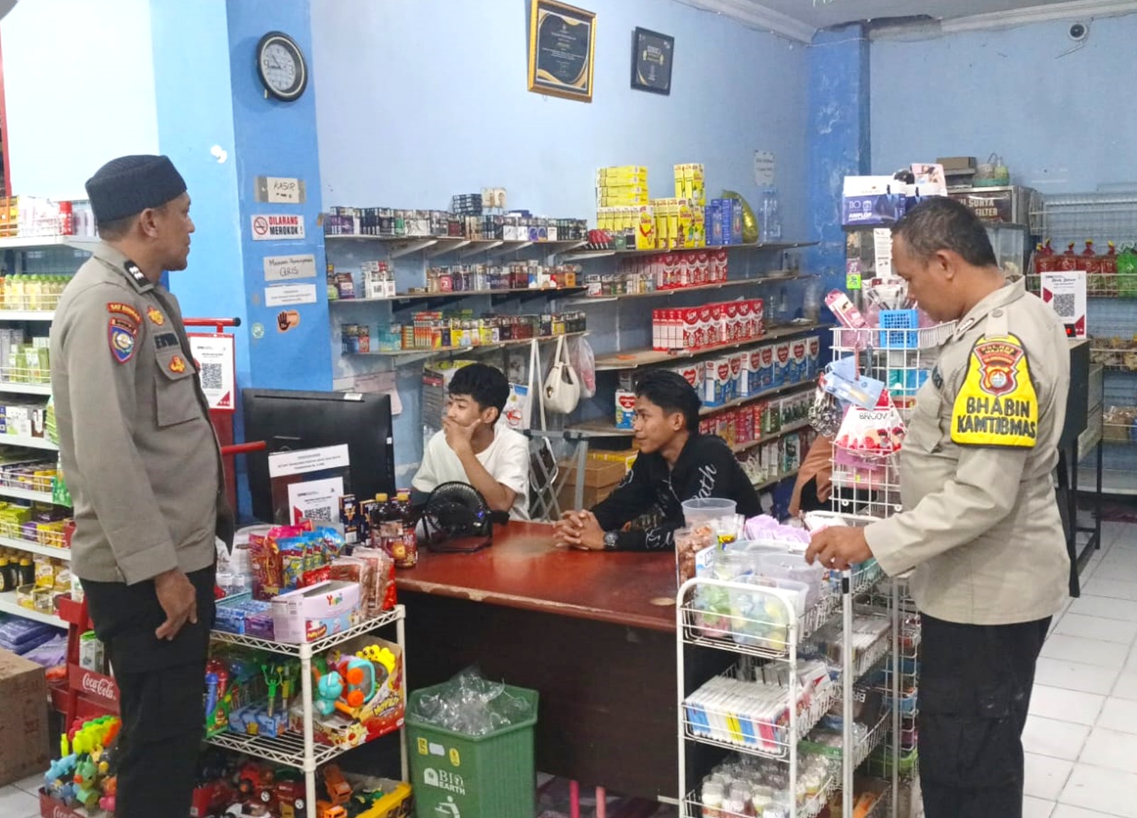 Polsek Malunda Perkuat Keamanan Malam, SPBU dan Minimarket Jadi Sasaran Patroli