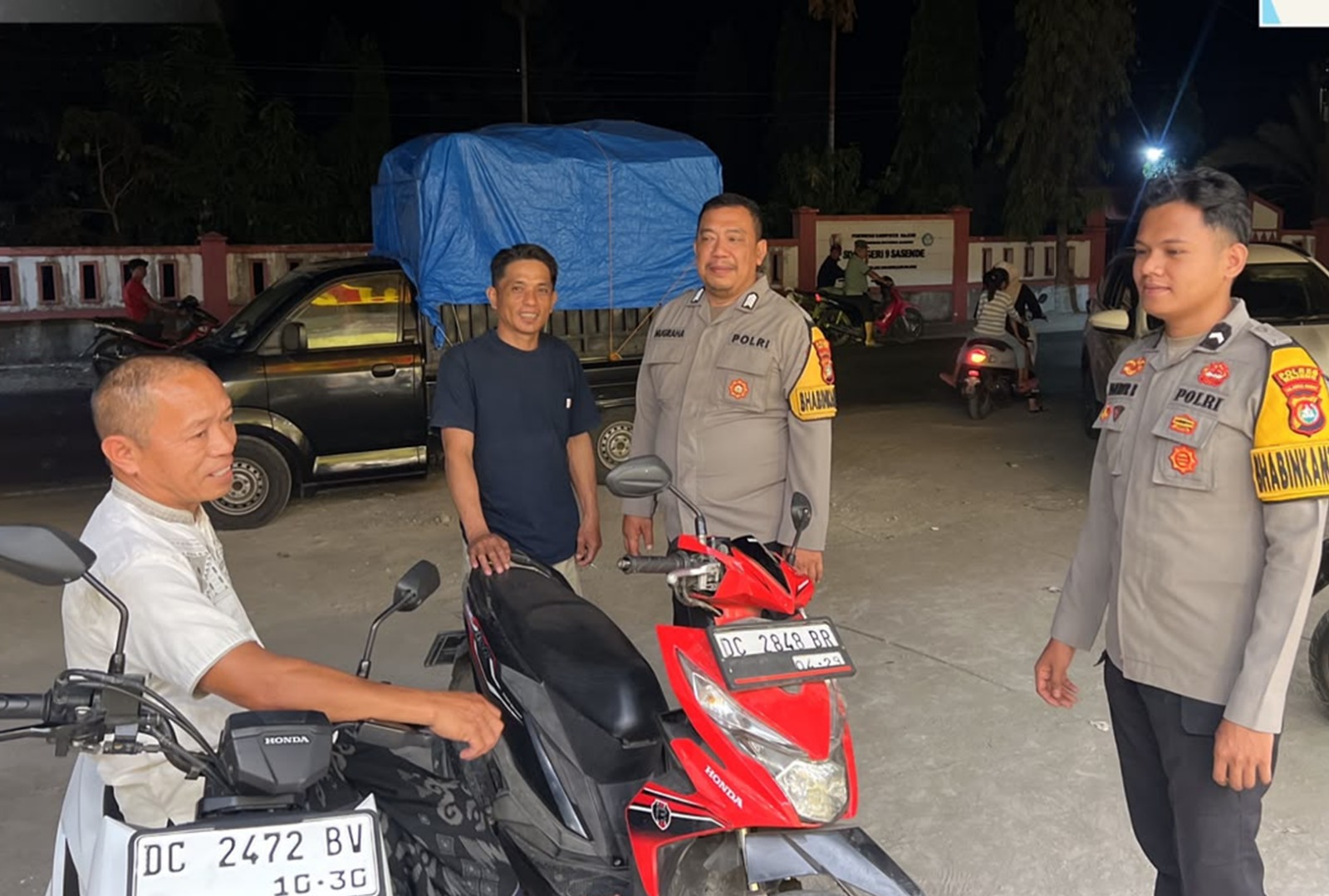 Patroli Malam, Polsek Malunda Ingatkan Warga Waspada Kejahatan dan Kebakaran