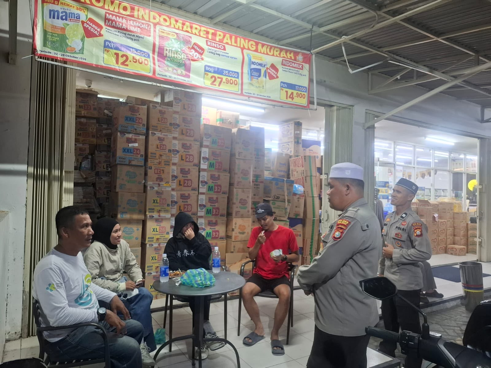 Polisi Bersama Masyarakat, Polsek Pamboang Gencarkan Patroli Malam Jaga Kamtibmas
