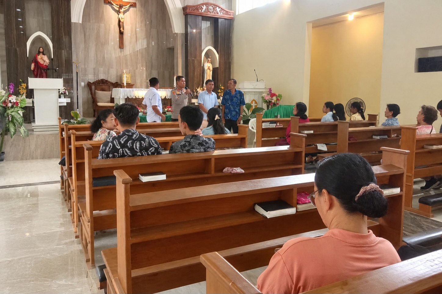 Minggu Kasih, Polsek Banggae Serap Keluhan Jemaat Gereja Santo Paulus Majene