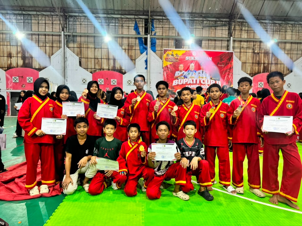 7 Siswa SRT 68 Luwu Utara Ukir Sejarah di Kejuaraaan Pencak Silat Bupati Cup II, Debut Perdana Langsung Borong 7 Medali