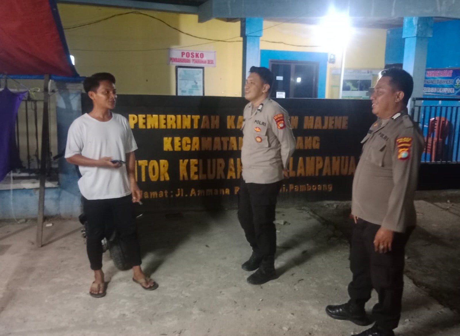 Polisi Bersama Masyarakat, Jaga Kondusifitas Wilayah Polsek Pamboang Intensifkan Patroli Malam