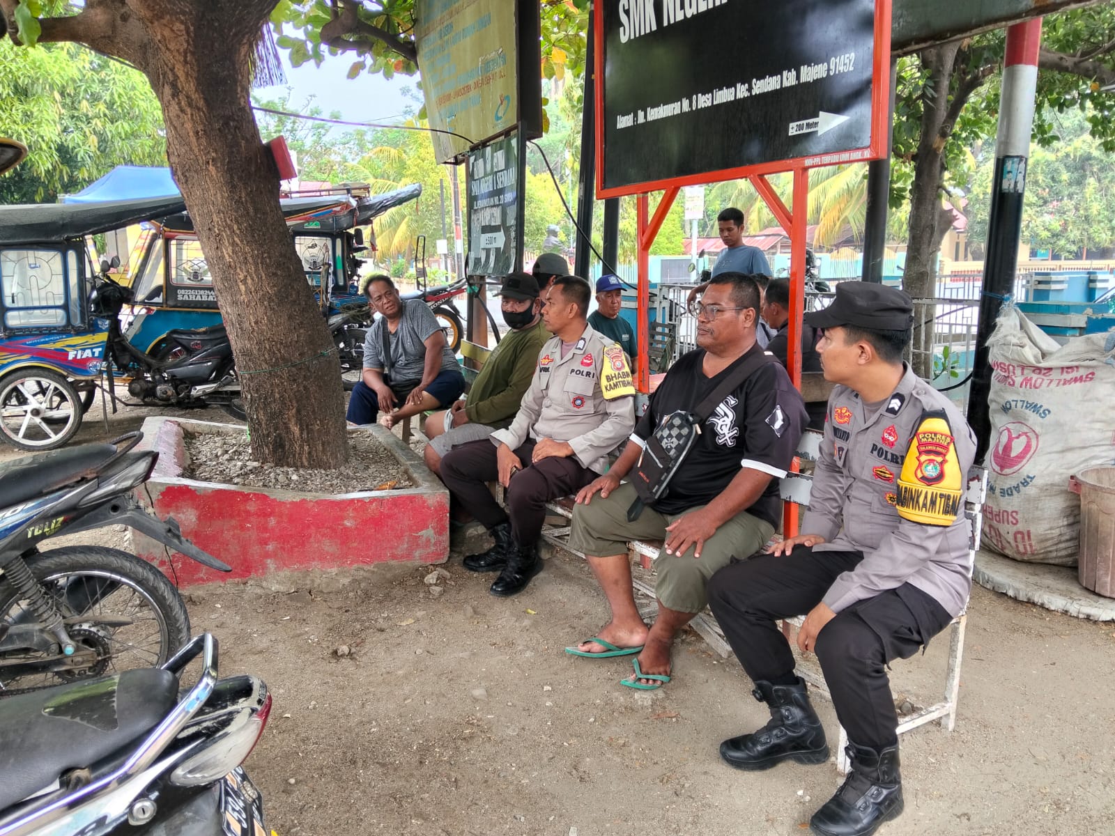 Polsek Sendana Gencarkan Patroli Pagi, Sasar Pusat Pelayanan Kesehatan dan Pangkalan Ojek