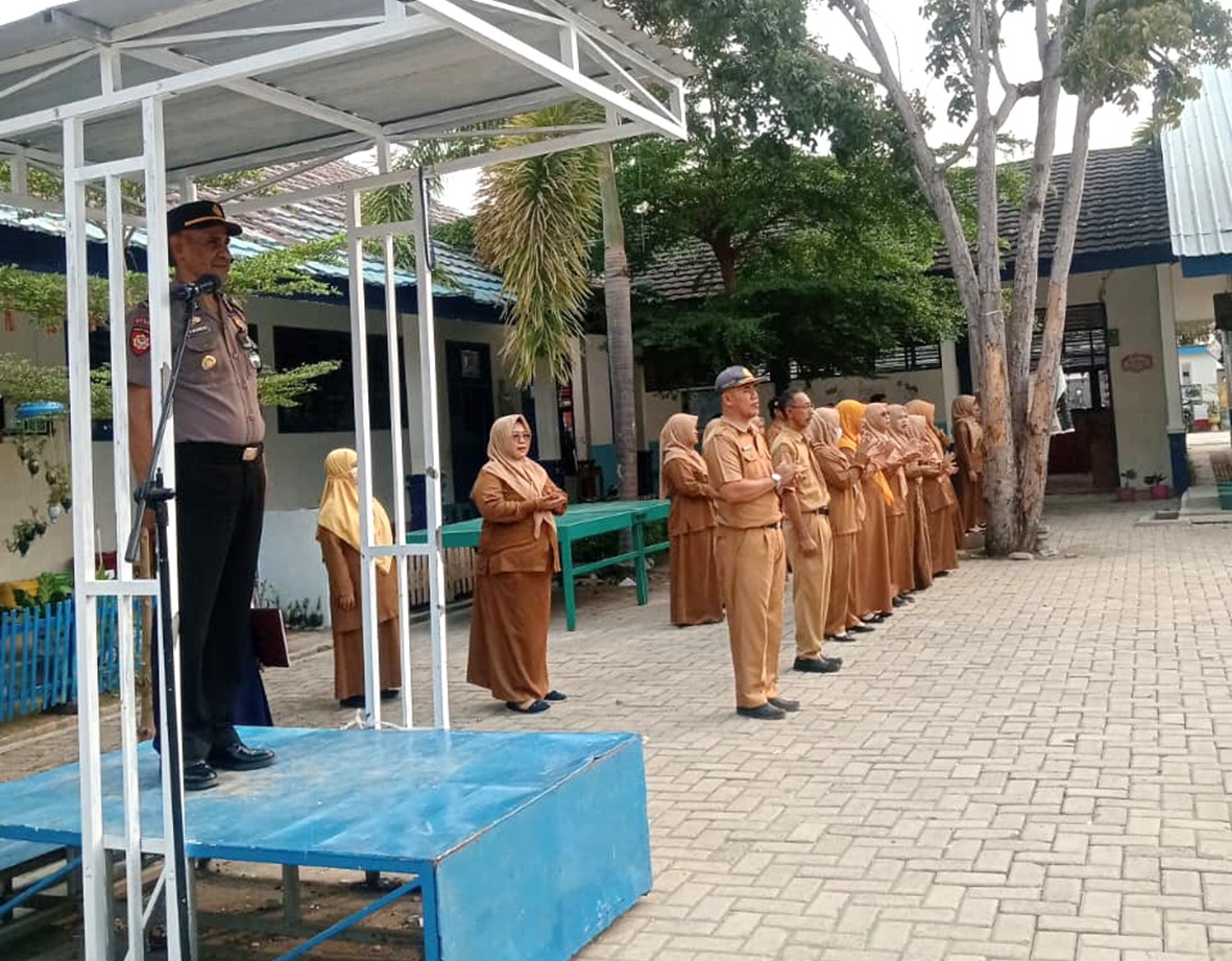 Polisi Peduli Pendidikan, Kapolsek Malunda Ajak Pelajar Jauhi Narkoba dan Perundungan di SMPN 1 Malunda