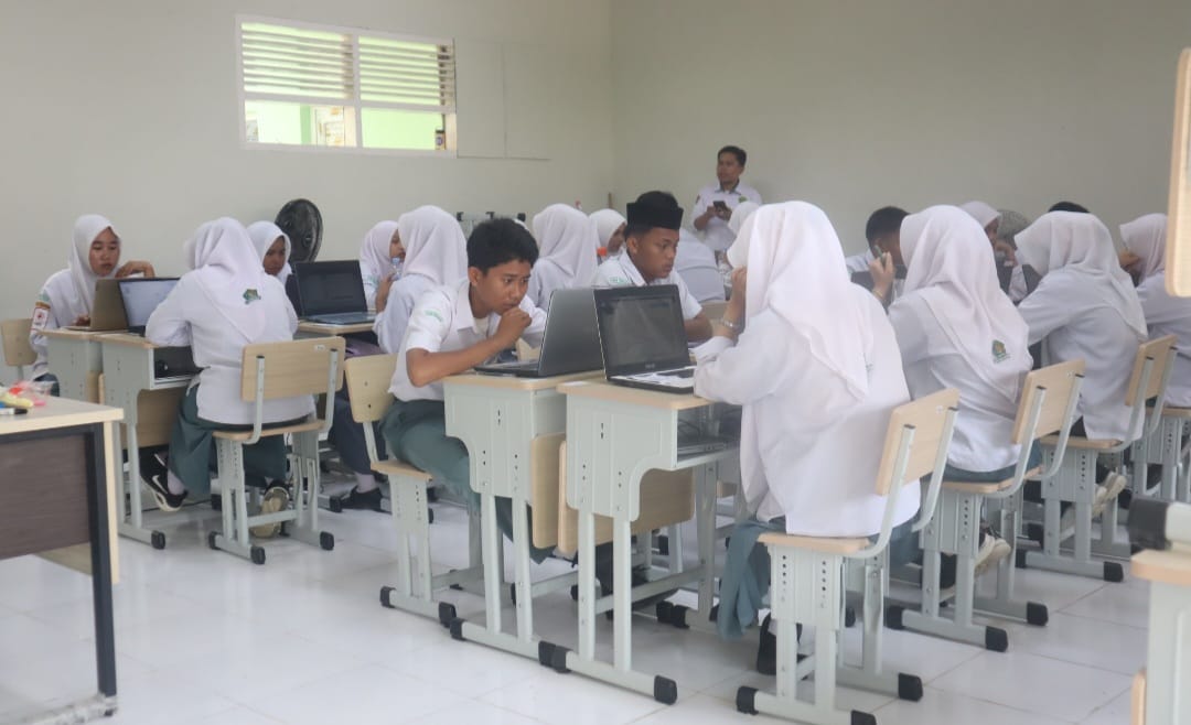 Murid Kelas XII MAN Pinrang Mulai Jalani TKA Serentak
