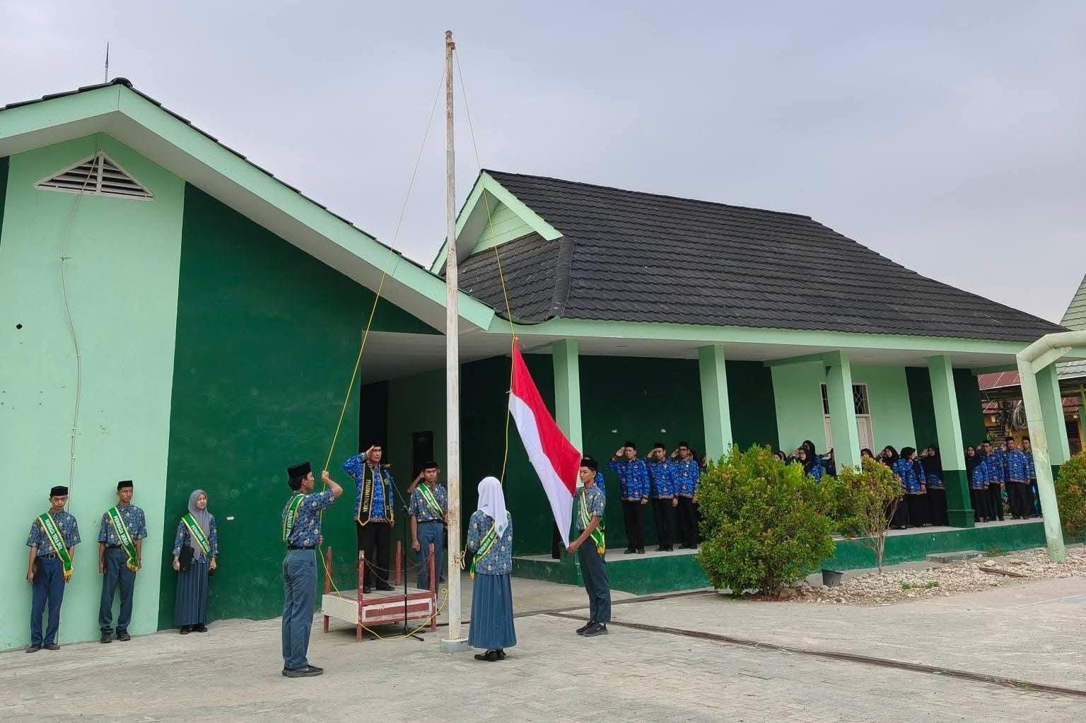 Kobarkan Semangat Persatuan dan Apresiasi Prestasi, MAN Pinrang Peringati Hari Sumpah Pemuda ke-98