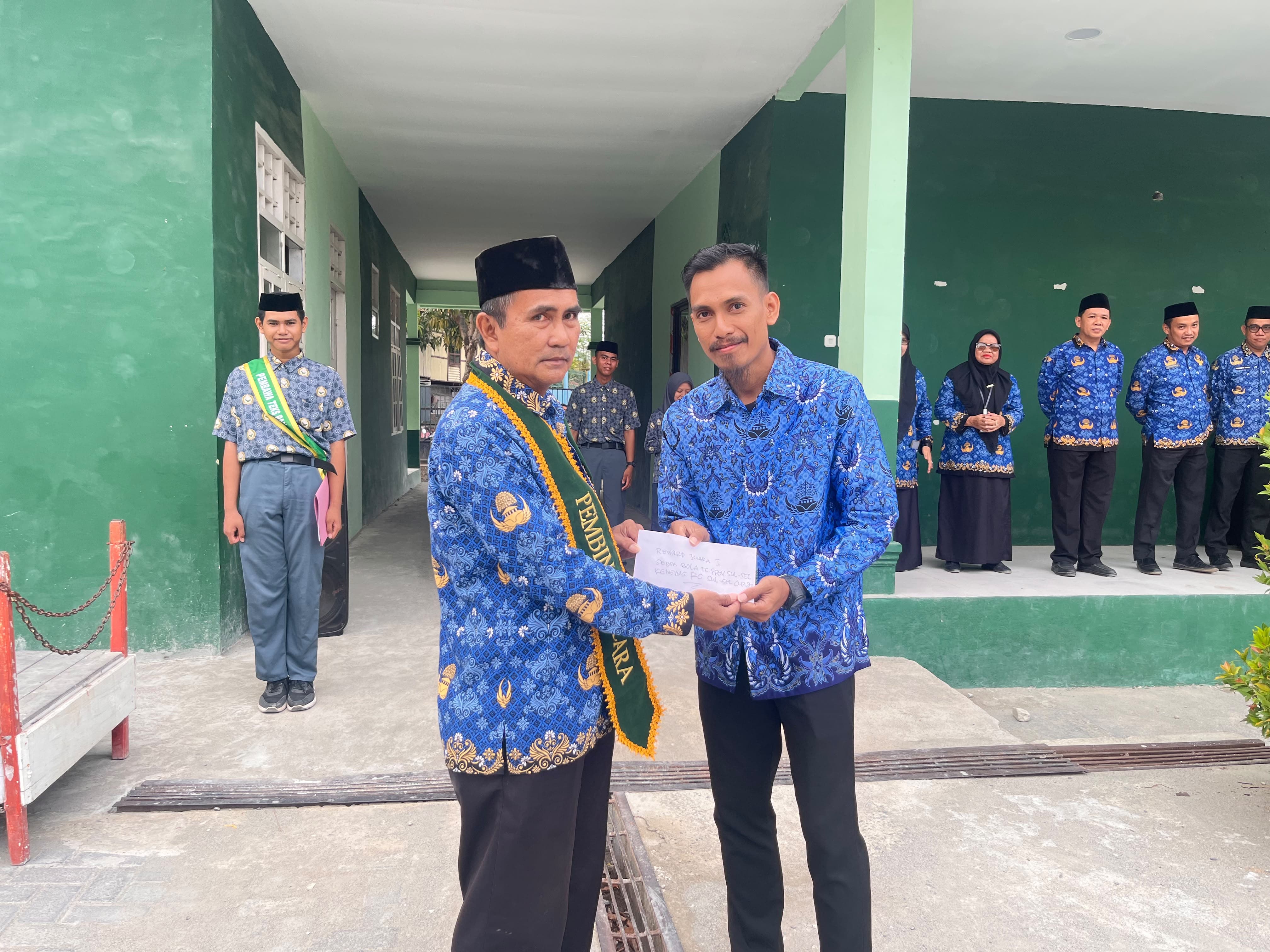 Amri Parewe Harumkan Nama MAN Pinrang Lewat Prestasi Sepak Bola Bersama FC Kemenag Sulsel.