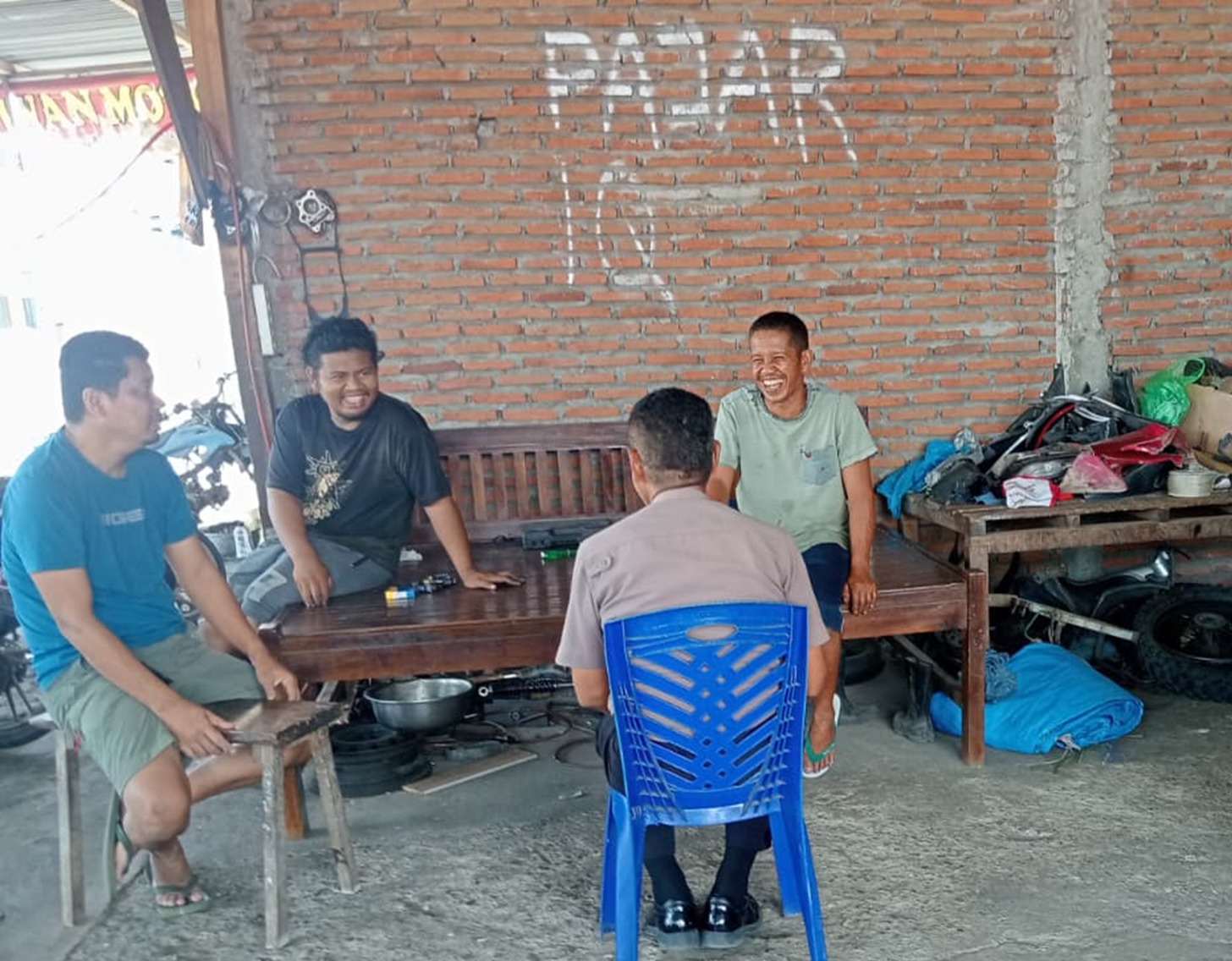 Lewat Program Polisi Peduli Pengangguran, Kapolsek Malunda Dengarkan Aspirasi dan Keluhan soal Pekerjaan