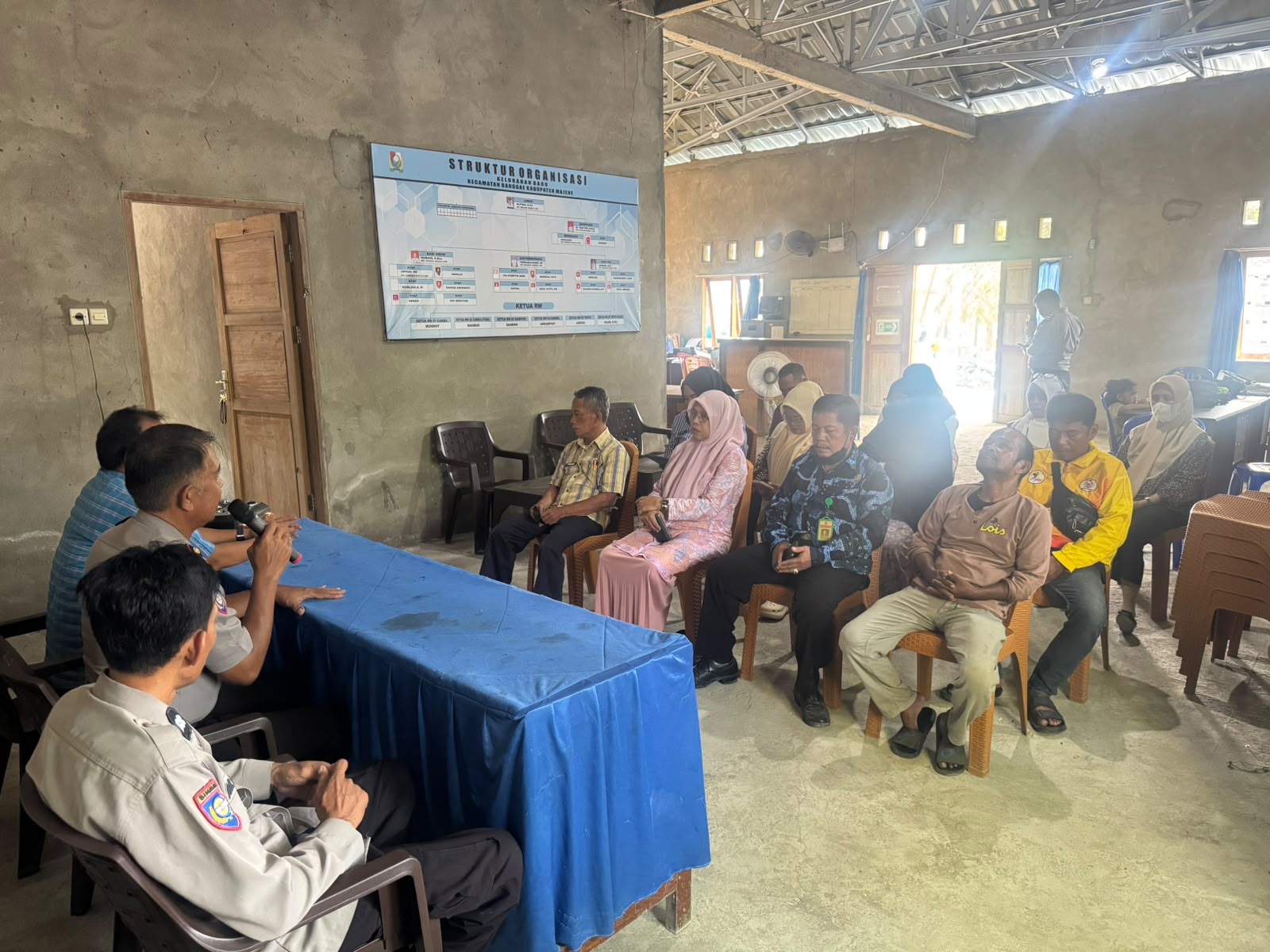 Binmas Polres Majene Edukasi Warga Kelurahan Baru, Tingkatkan Pemahaman tentang KUHP dan KUHAP Baru