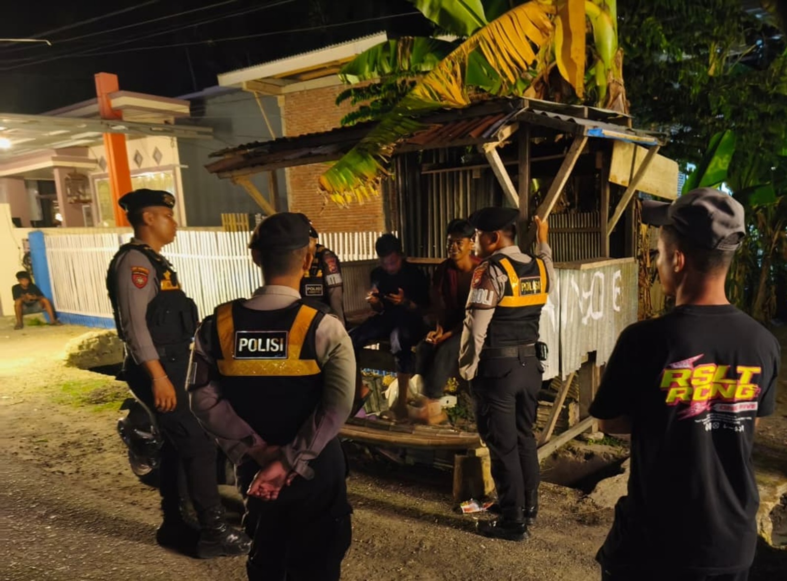 Polisi Bersama Masyarakat, Samapta Polres Majene Intensifkan Patroli Malam di Kawasan Permukiman